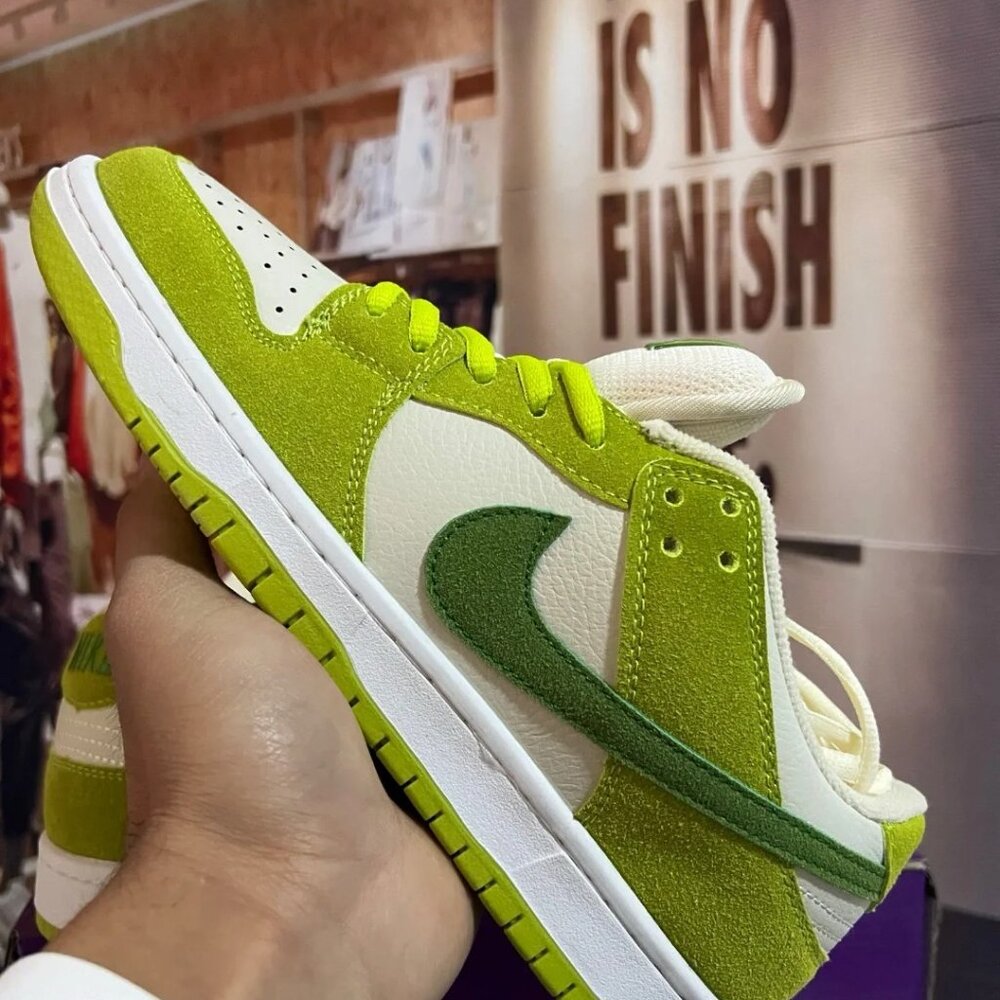 Nike SB Dunk Low “Green Ale” DM0807-300 - Picture 8 of 11
